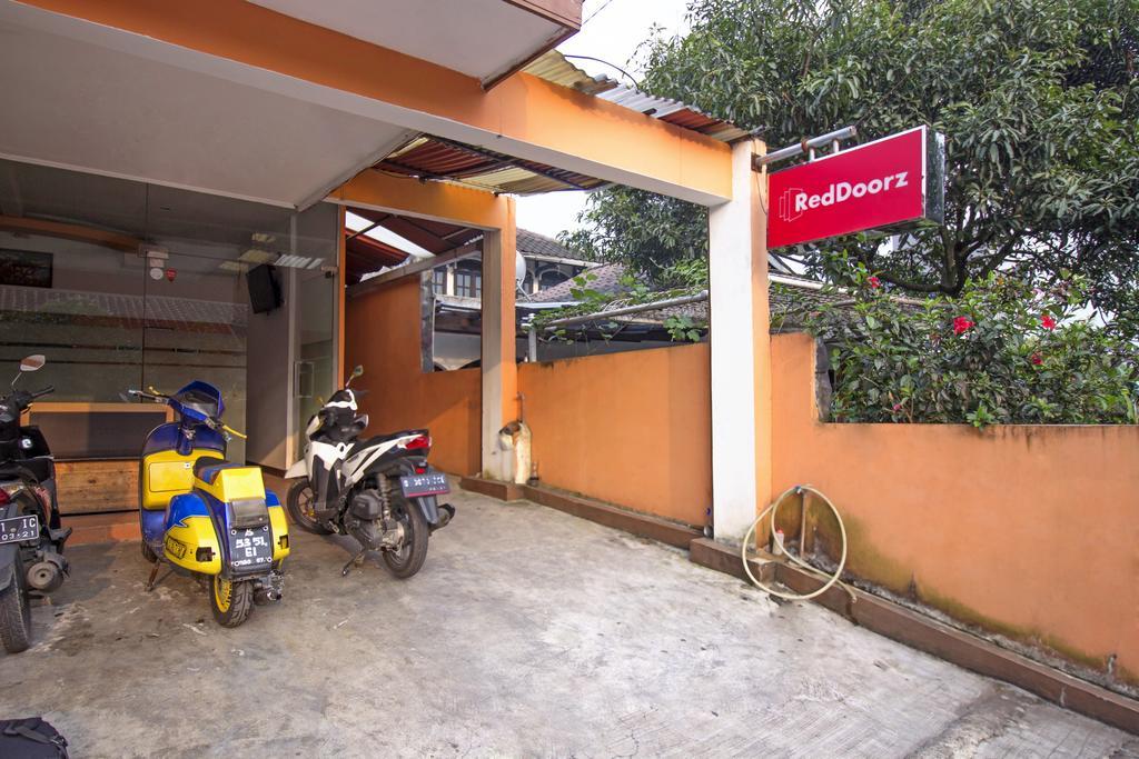 Reddoorz Syariah Near Btc Fashion Mall Bandung Extérieur photo