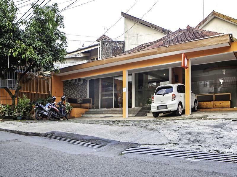 Reddoorz Syariah Near Btc Fashion Mall Bandung Extérieur photo