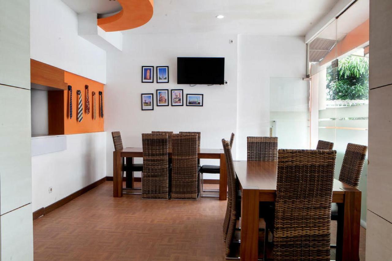 Reddoorz Syariah Near Btc Fashion Mall Bandung Extérieur photo